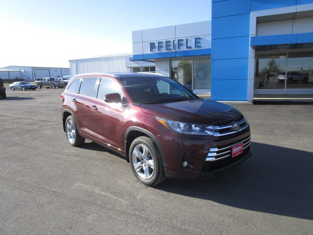 2019 Toyota Highlander Limited in Maroon — front three-quarter view